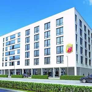 Super 8 By Wyndham West *** Münih