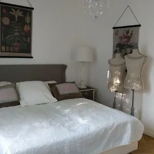 Apartment Namelos, München